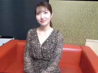 少女来啦,一线天的逼粉嫩大白奶子，呆萌小妹子的BB竟然流淫水啦~自慰狂插一边幻想呼叫爸爸，主人！快点来操死